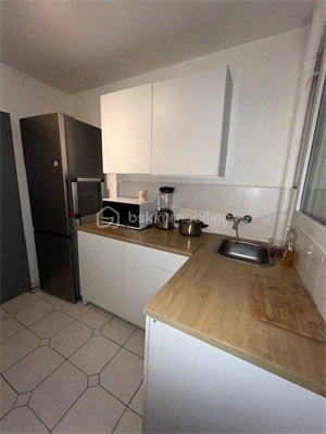 t3 à la vente -   02100  SAINT QUENTIN, surface 55 m2 vente t3 - UBI468981419